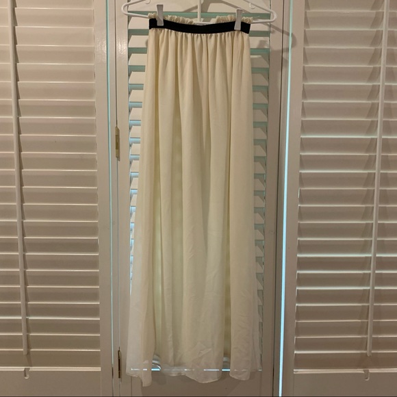 Jella Couture Tulle Maxi Skirt - Picture 3 of 12